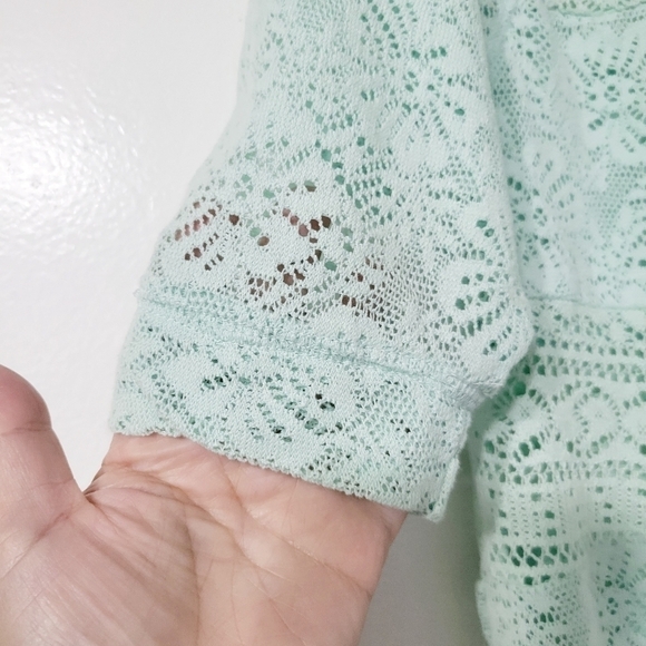 Abercrombie & Fitch Mint Green Lightweight Crocheted Top Size M - Picture 5 of 9